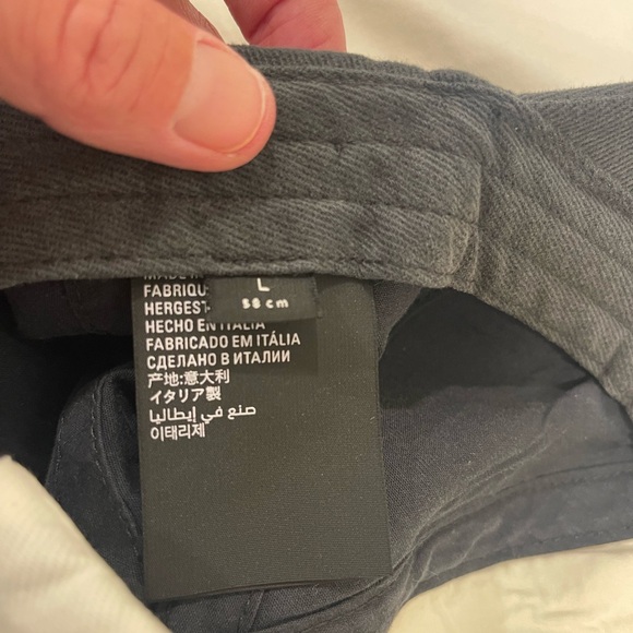 AUTHENTIC BALENCIAGA BALL CAP. BLACK/WHITE. - Picture 5 of 6